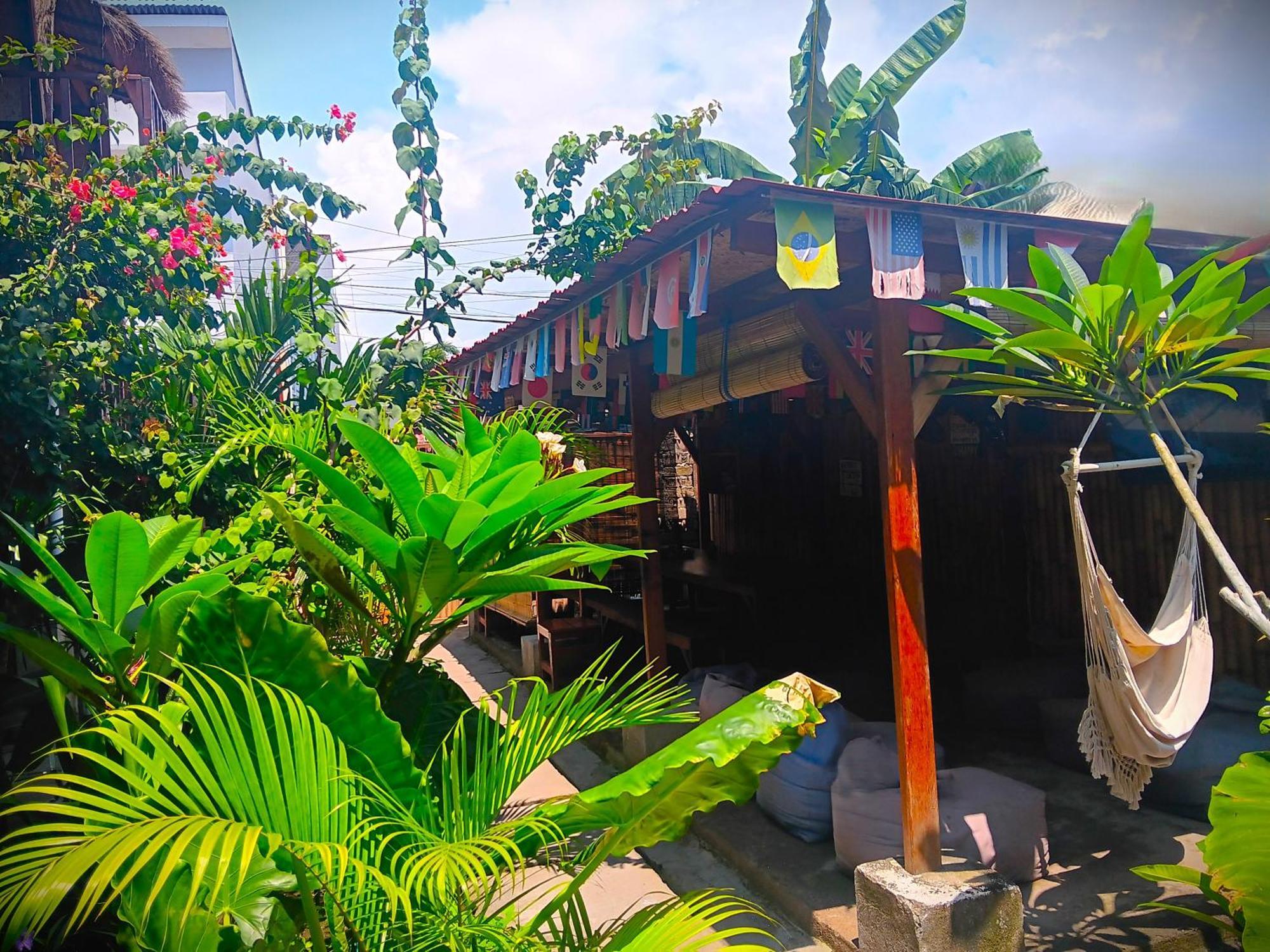 Good Vibes Bungalows Gili Trawangan Exterior photo